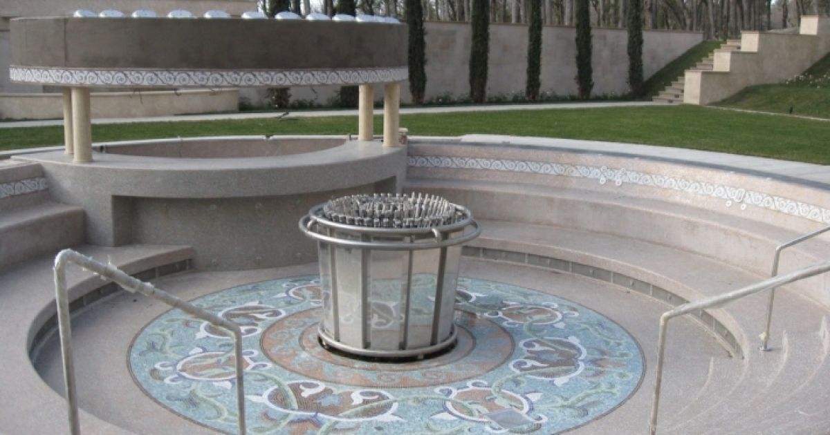 Роскошный "дворец Путина" на берегу Черного моря в селе Прасковеевка возле курортного города Гененджик в Краснодарском крае России / © livekuban.ru