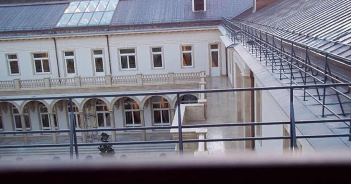 Роскошный "дворец Путина" на берегу Черного моря в селе Прасковеевка возле курортного города Гененджик в Краснодарском крае России / © kolyan.net