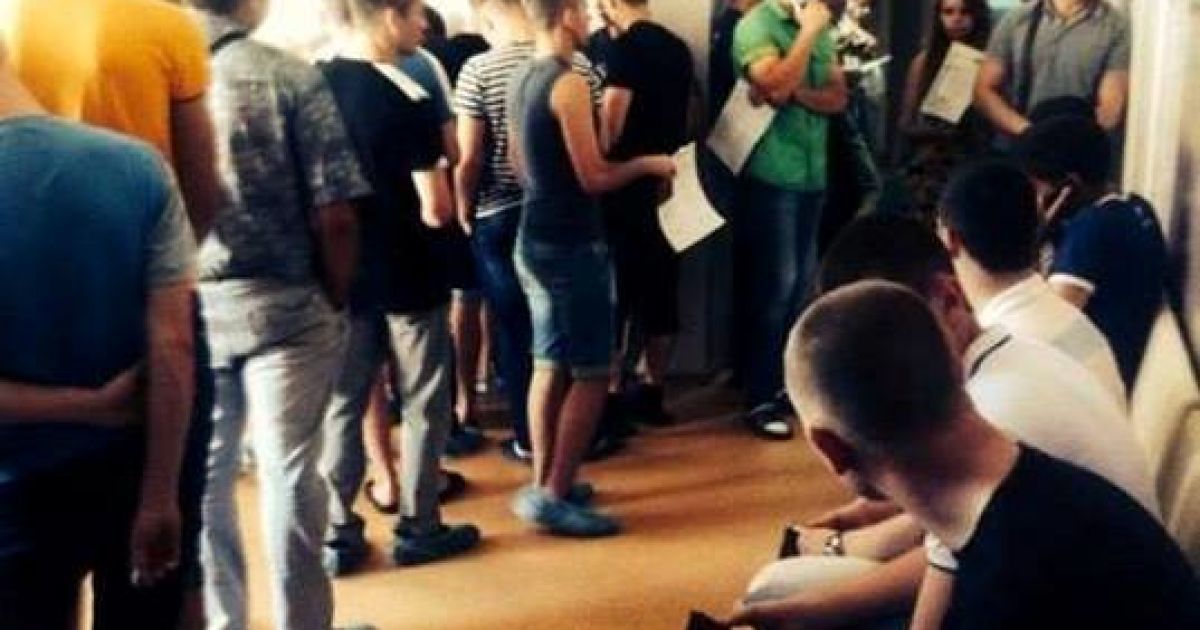 Харьковчане массово откликнулись на призыв сдать кровь для бойцов АТО