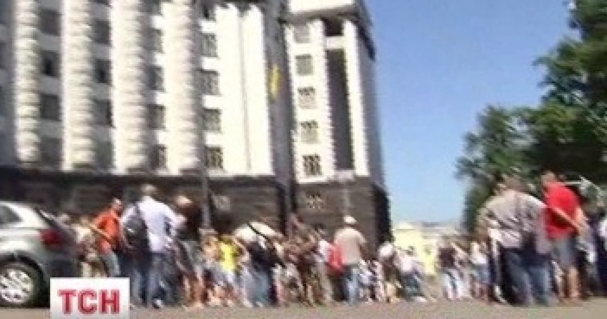 Міністр запросив до себе перевізників