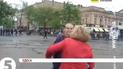 Агрессивная женщина напала на журналистку во время прямого включения из Одессы