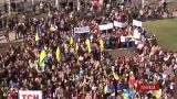 В Луганске студенты с преподавателями вышли на митинг единства