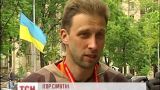 В Киев вернулись волонтеры Красного Креста из плена