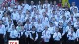 Дети с проблемами слуха исполнили Гимн Украины на языке жестов