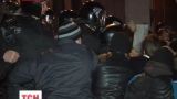 Проросійські активісти продовжують штурм Миколаївської облдержадміністрації