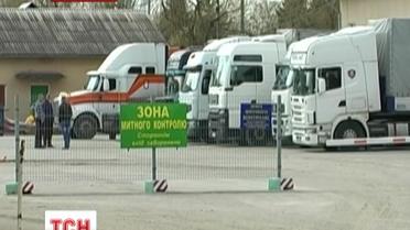 Івано-Франківську митницю блокують підприємці