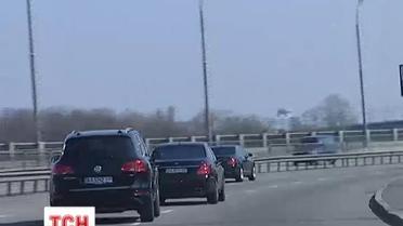 Аваков порушив обіцянку і почав їздити з кортежем