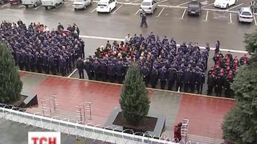 Милиция Луганская молча встала на защиту Авакова