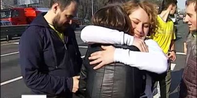 Двое активистов вернулись из крымского плена в Киев