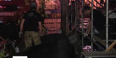 На Майдане Незалежности начали разбирать сцену