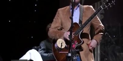 Алексей Кортнев спел про братскую любовь и войну