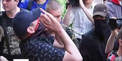 "Самооборона" Майдану і "Правий сектор" штурмували прокуратуру Києва