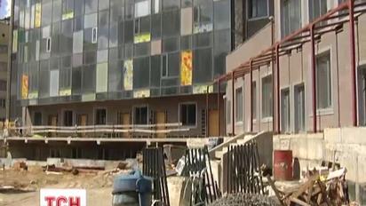 Будівництво нового корпусу дитячої лікарні "ОХМАТДИТ" зупинили