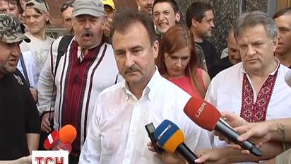 Попова облили йодом з криками "Ганьба зраднику України!"