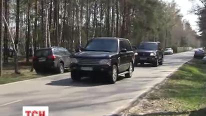 Аваков начал ездить в сопровождении кортежа со спецсигналами