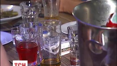 Українці стали менше вживати спиртні напої