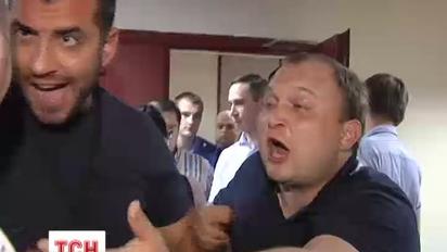 Правоохранители не приехали на вызов киевлян под участком