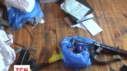 Під Києвом затримали людей з великою кількістю незареєстрованої зброї