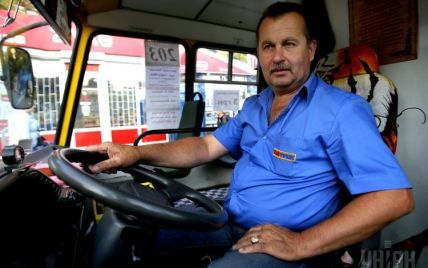 Водителей киевских маршруток переодели в голубую униформу