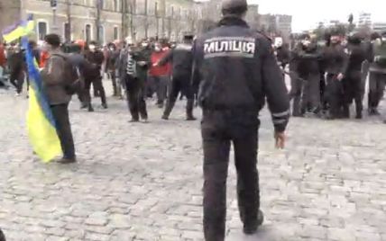В Харькове во время новых столкновений раздавались взрывы, а милиция поймала сепаратиста с ножом