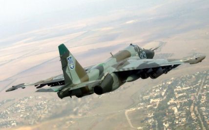 Терористи підбили український Су-25, але той успішно приземлився
