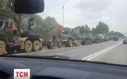 Российские военные движутся в сторону контролируемого террористами участка границы на Донбассе