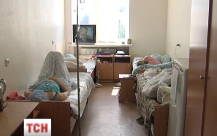 У Києві із клініки хворих на СНІД знову виганяють на вулицю