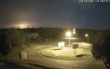 В сети появилось видео падение самолета с военными в Луганске