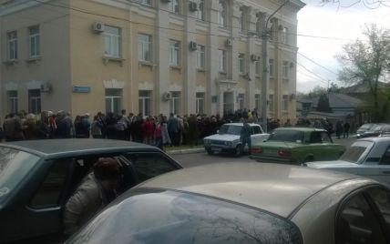 Оккупанты в Луганской области "нарисовали" явку в 45% — Гайдай о "референдуме"
