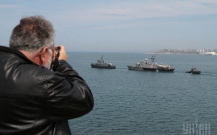 В Одесу з окупованого Севастополя вийшло чотири українських кораблі