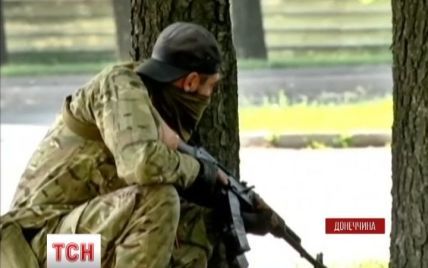 В Славянске снова бой: террористы в противогазах якобы готовятся устроить химатаку