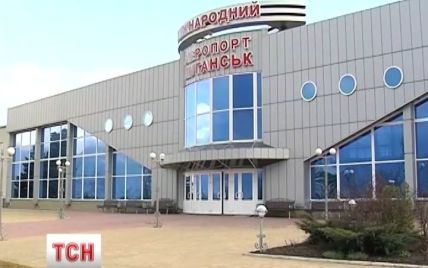 В Луганске боевики обесточили аэропорт и минируют дорогу - очевидцы
