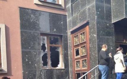 Сепаратисти захопили будівлю облпрокуратури в Донецьку і познущались над правоохоронцями