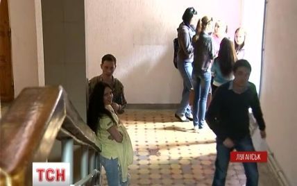 Через сепаратизм з Луганська евакуюються іноземні студенти