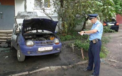 В Сумах неизвестные сожгли автомобиль местной журналистки