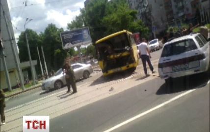 У Донецьку КамАЗ з терористами врізався в маршрутку
