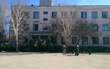 Российские оккупанты захватили военную часть в Новофедоровке