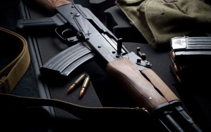 На Донбасі бойовик вистрілив з автомата у 15-річну дівчину