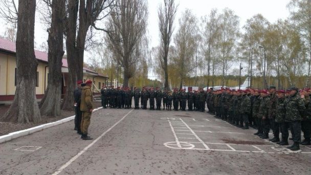 Новоиспеченные гвардейцы недовольны своими учениями / © euronews.com