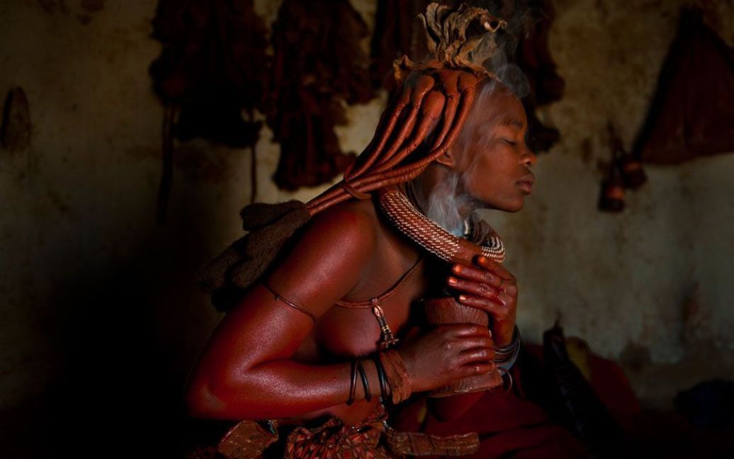 Жінка з племені хімба (Північна Намібія). Фото Dominique Brand / © National Geographic