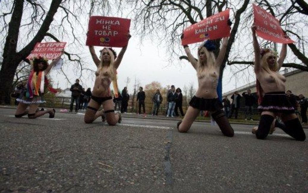 Акція FEMEN "Жінка - не товар" у Цюриху / © AFP