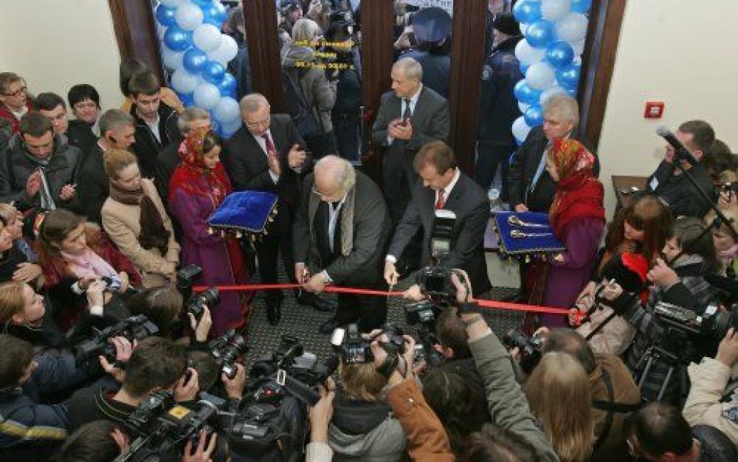 У Києві заново відкрили найстарішу книгарню міста "Сяйво книги" / © УНІАН