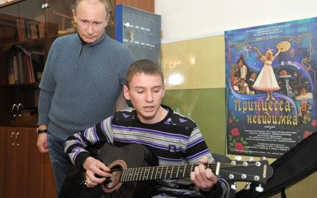 Путін у дитячій школі мистецтв / © premier.gov.ru
