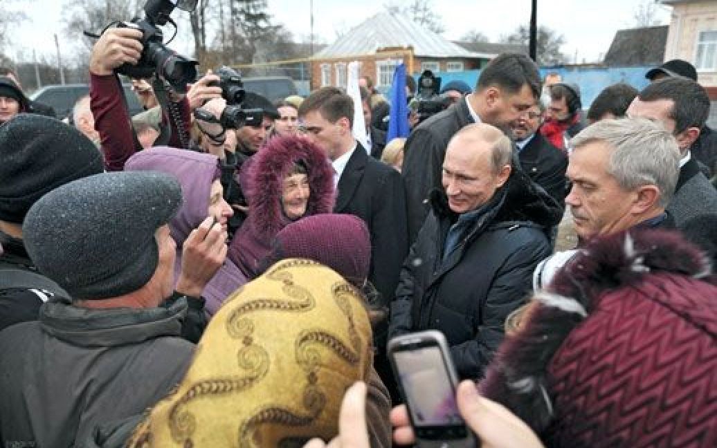 Зустріч Путіна з мешканцями села Головчине / © premier.gov.ru