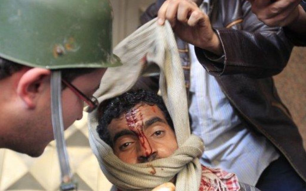 Демонстранти в Каїрі почали "війну" з правоохоронцями / © AFP