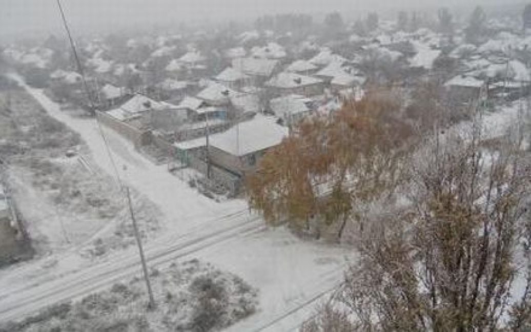 Сніг засипав столицю Донбасу / © Вгороде
