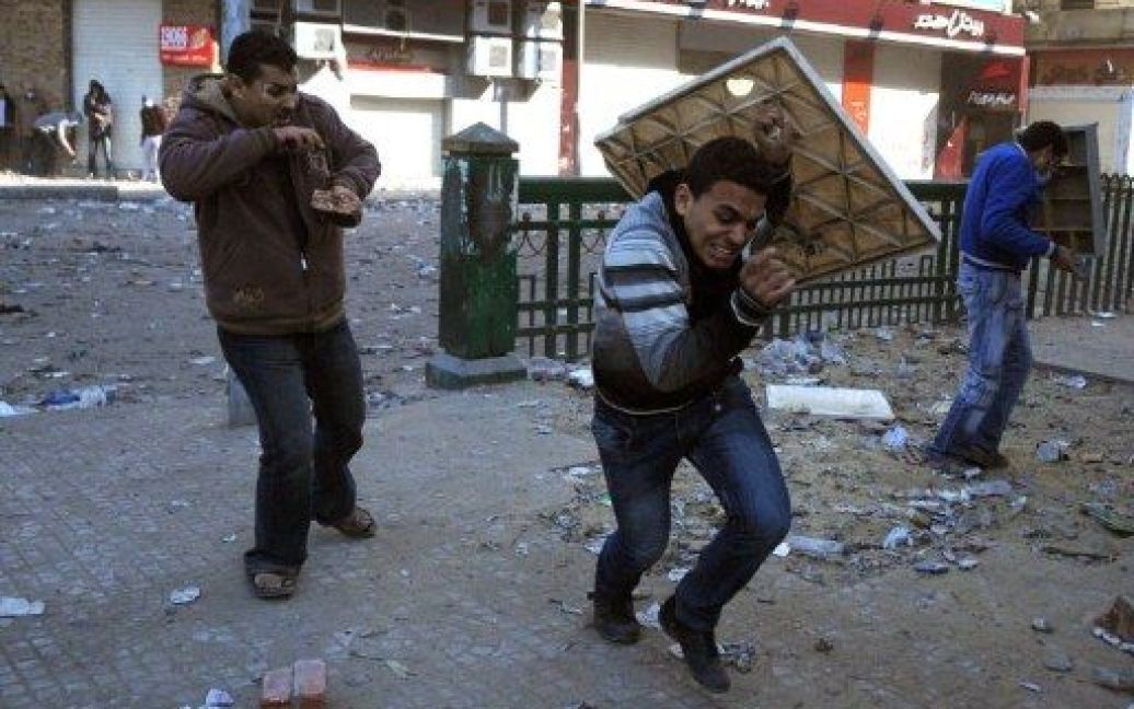 Поліція у Єгипті так само розгоняє демонстрантів, як і раніше / © AFP