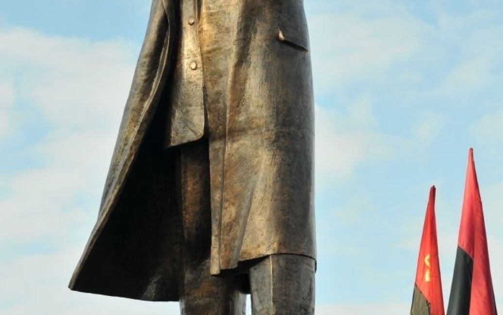 У Самборі відкрили і освятили пам&rsquo;ятник Бандері / © прес-служба КУН