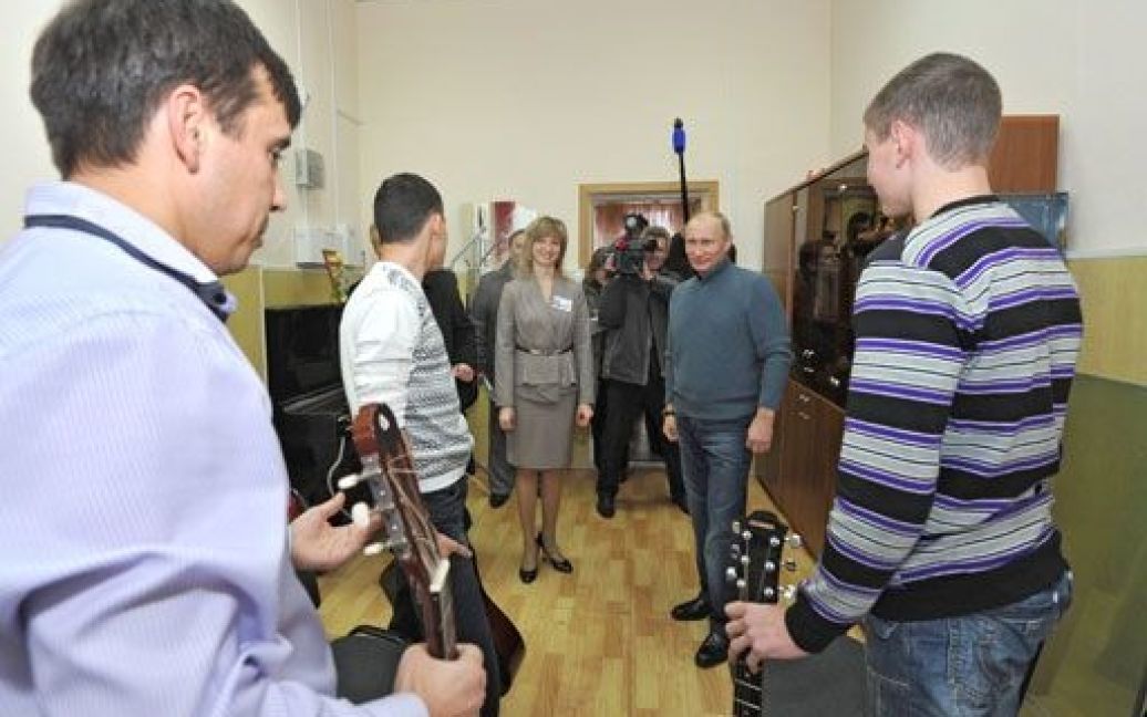 Путін у дитячій школі мистецтв / © premier.gov.ru