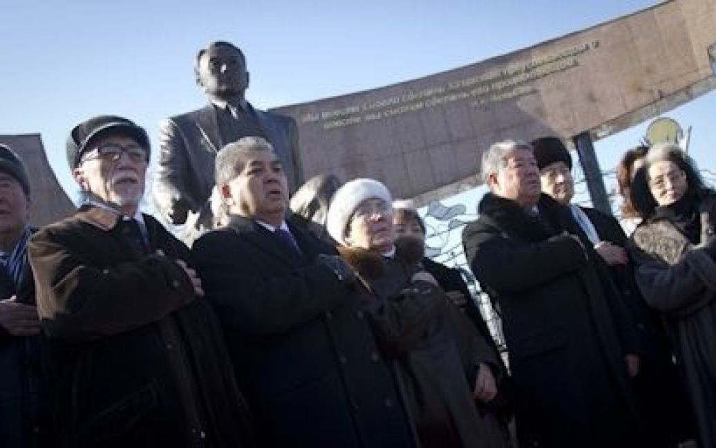 Пам&#039;ятник Нурсултану Назарбаєву, Алмати / © tengrinews.kz